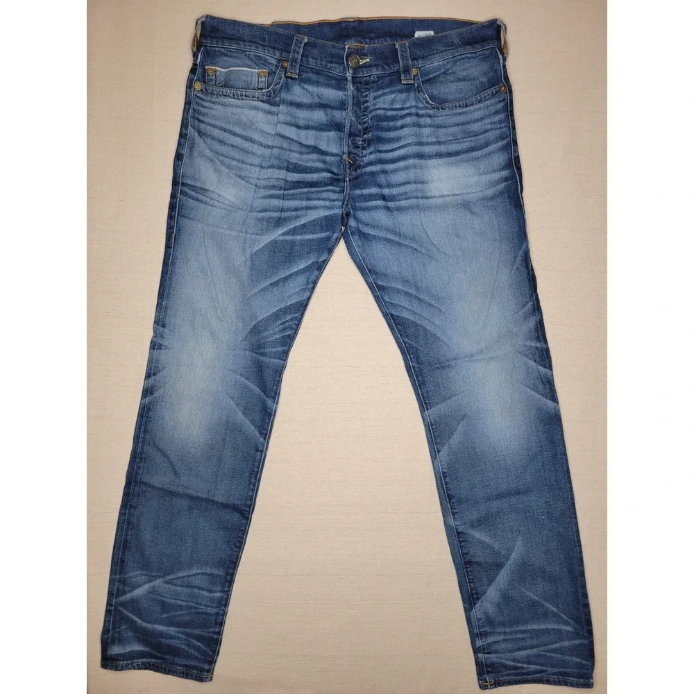 True Religion Jeans Mens 36 GENO Relaxed Slim Blue Legend Wash Horseshoe Pockets